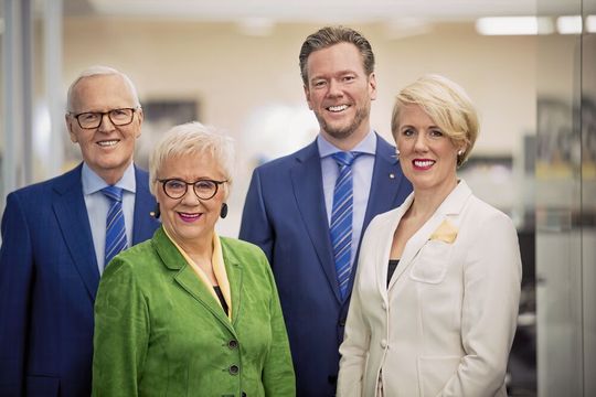 Die Eigentümer: (v.l.) Dietmar Harting, Margrit Harting, Philip Harting und Maresa Harting-Hertz. Die Eigentümer: (v.l.) Dietmar Harting, Margrit Harting, Philip Harting und Maresa Harting-Hertz.