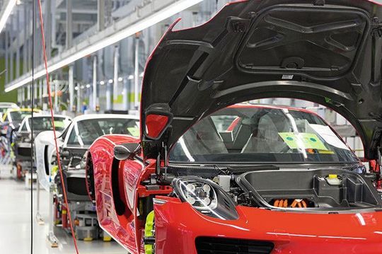 Die Lackmarke Cromax ist nun weltweit für Porsche einsetzbar. Die Lackmarke Cromax ist nun weltweit für Porsche einsetzbar.