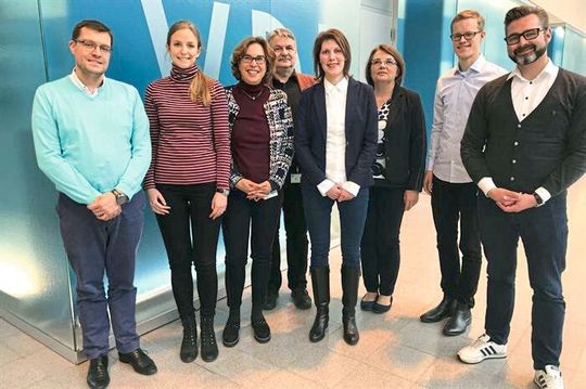 VDI und Medtec Live engagieren sich gemeinsam für Innovationen in der Medizintechnik (v.l.n.r.: Clemens Krämer, Roche Diabetes Care, Corinna Meeßen, Forschungszentrum Jülich, Dr. Ljuba Woppowa, VDI, Dr. Andreas Herrmann, VDI, Melanie Zimmermann, Ovesco Endoscopy, Fabienne Valambras, Informa, Michael Spiekerkötter, VDI, Dennis Brußies, Ingenieurbüro Brußies). VDI und Medtec Live engagieren sich gemeinsam für Innovationen in der Medizintechnik (v.l.n.r.: Clemens Krämer, Roche Diabetes Care, Corinna Meeßen, Forschungszentrum Jülich, Dr. Ljuba Woppowa, VDI, Dr. Andreas Herrmann, VDI, Melanie Zimmermann, Ovesco Endoscopy, Fabienne Valambras, Informa, Michael Spiekerkötter, VDI, Dennis Brußies, Ingenieurbüro Brußies).