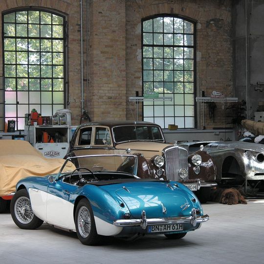 Oldtimer – Fahrzeuge älter als 30 Jahre – stehen für über 10 Milliarden Euro Umsatz im Servicegeschäft. Neue Oldtimer - Erstzulassung 1989 - hat der VdTüV unter die Lupe genommen. Oldtimer – Fahrzeuge älter als 30 Jahre – stehen für über 10 Milliarden Euro Umsatz im Servicegeschäft. Neue Oldtimer - Erstzulassung 1989 - hat der VdTüV unter die Lupe genommen.