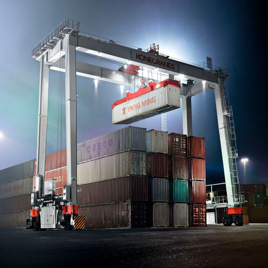 Konecranes nutzt die digitale Innovationsplattform von Siemens, einschließlich der Portfolios von MindSphere, Teamcenter und Simcenter, um den Produktentwicklungsprozess zu beschleunigen. Konecranes nutzt die digitale Innovationsplattform von Siemens, einschließlich der Portfolios von MindSphere, Teamcenter und Simcenter, um den Produktentwicklungsprozess zu beschleunigen.