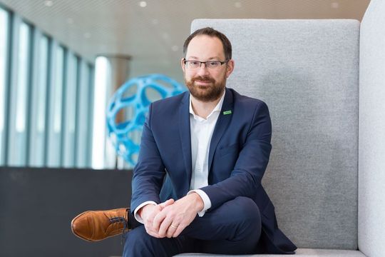 Michael Gamber, Leiter des Merck Innovation Center: „Wir sind davon überzeugt, dass die Einladung einer so vielfältigen Gruppe kooperationsbereiter Startups zu herausragende Partnerschaften führen kann“. Michael Gamber, Leiter des Merck Innovation Center: „Wir sind davon überzeugt, dass die Einladung einer so vielfältigen Gruppe kooperationsbereiter Startups zu herausragende Partnerschaften führen kann“.