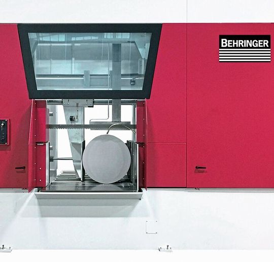 Behringer erweitert seine die Sägebaureihe HBE Performance jetzt mit diesem Modell namens HBE1060A Performance, die einen Schnittbereich von 1060 mm für Rund- und 1060 mm × 1060 mm für Vierkantprofile bietet, wie der Hersteller sagt. Behringer erweitert seine die Sägebaureihe HBE Performance jetzt mit diesem Modell namens HBE1060A Performance, die einen Schnittbereich von 1060 mm für Rund- und 1060 mm × 1060 mm für Vierkantprofile bietet, wie der Hersteller sagt.
