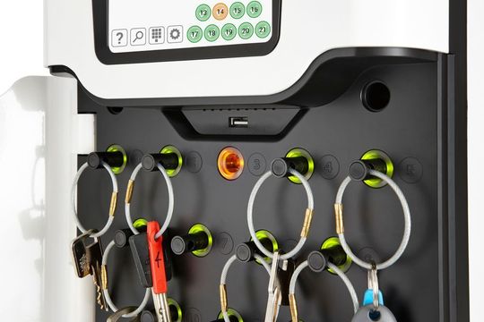 Die einzelnen Schlüsselpositionen werden mit LEDs in verschiedenen Farben beleuchtet. Die einzelnen Schlüsselpositionen werden mit LEDs in verschiedenen Farben beleuchtet.