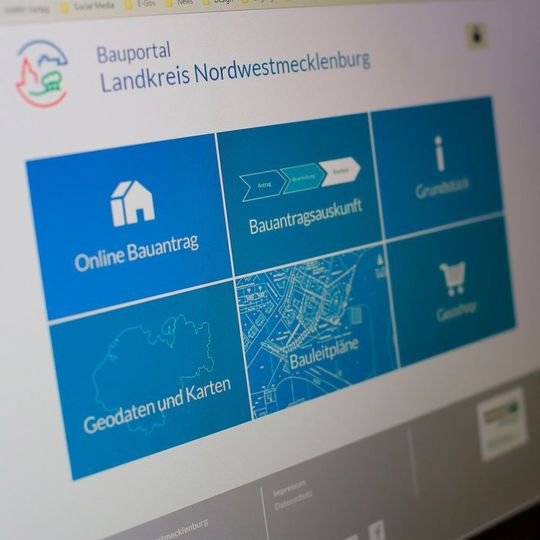 Der Landkreis Nordwestmecklenburg ist bundesweit Vorreiter, das Baugenehmigungsverfahren online umzusetzen. Der Landkreis Nordwestmecklenburg ist bundesweit Vorreiter, das Baugenehmigungsverfahren online umzusetzen.