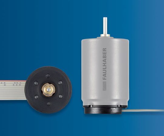 Miniaturisierung par excellence: Der hochkompakte integrierte Encoder IEH3‐4096 L mit Line Driver. Der Line Driver ermöglicht eine störunempfindliche Übertragung der Encoderdaten bei längeren Leitungslängen oder elektromagnetischen Störungen in der Anwendung. Miniaturisierung par excellence: Der hochkompakte integrierte Encoder IEH3‐4096 L mit Line Driver. Der Line Driver ermöglicht eine störunempfindliche Übertragung der Encoderdaten bei längeren Leitungslängen oder elektromagnetischen Störungen in der Anwendung.