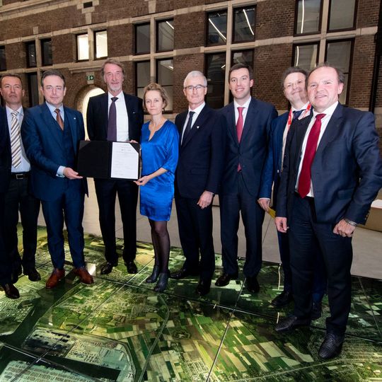 Feierliche Unterzeichnung der Mega-Investition im Antwerpener Port House Feierliche Unterzeichnung der Mega-Investition im Antwerpener Port House