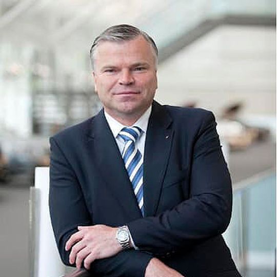 Der langjährige Audi-Manager Jörg Hofmann soll die internationale Expansion des „London Taxis“ vorantreiben. Der langjährige Audi-Manager Jörg Hofmann soll die internationale Expansion des „London Taxis“ vorantreiben.