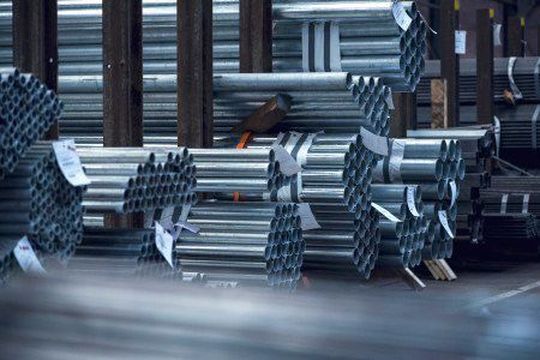 Von Profilen und Rohren aus Edelstahl über Aluminium bis hin zu Stahl – mit seinem neuen Shop „materials4me“ will thyssenkrupp neue Zielgruppen erschließen. Von Profilen und Rohren aus Edelstahl über Aluminium bis hin zu Stahl – mit seinem neuen Shop „materials4me“ will thyssenkrupp neue Zielgruppen erschließen.