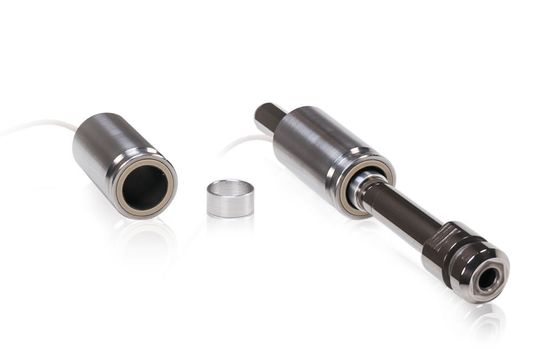 Sensoren vom Typ Indu-Sensor LVP bestimmen die Position der Zugstange im Werkzeugspannsystem und überprüfen so die korrekte Werkzeugposition. Sensoren vom Typ Indu-Sensor LVP bestimmen die Position der Zugstange im Werkzeugspannsystem und überprüfen so die korrekte Werkzeugposition.