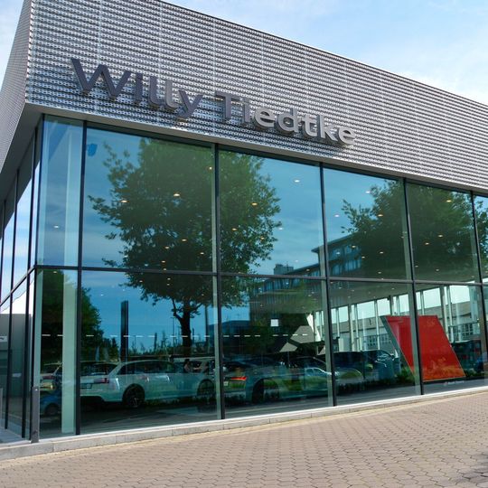 Die ehemalige Tiedtke-Zentrale gehört künftig zu Auto Wichert. Die ehemalige Tiedtke-Zentrale gehört künftig zu Auto Wichert.