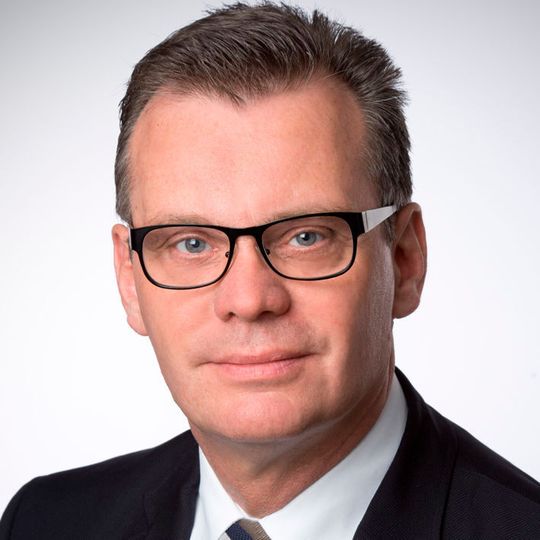 Der bisherige Geschäftsführer der Harting Deutschland GmbH & Co. KG in Minden, Stefan Olding, ist in gegenseitigem Einvernehmen aus seiner Funktion ausgeschieden. Der bisherige Geschäftsführer der Harting Deutschland GmbH & Co. KG in Minden, Stefan Olding, ist in gegenseitigem Einvernehmen aus seiner Funktion ausgeschieden.