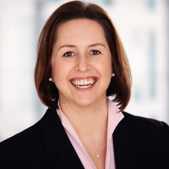 Sophos-Managerin Karin Shinka sieht Sicherheit in Zeiten der Digitalisierung zu einem Erfolgsfaktor für Unternehmen werden. Sophos-Managerin Karin Shinka sieht Sicherheit in Zeiten der Digitalisierung zu einem Erfolgsfaktor für Unternehmen werden.