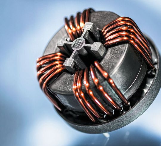 Die DKIH-4-Serie: für 3-Phasen-Anwendungen mit Neutralleiter bei Nennströmen von 10 bis 40 A. Die DKIH-4-Serie: für 3-Phasen-Anwendungen mit Neutralleiter bei Nennströmen von 10 bis 40 A.