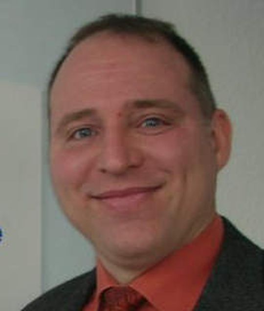 „Im Rahmen des On-Site-Maintenance-Support-Programmes ist unser Ingenieur in der Regel innerhalb einer Stunde vor Ort und kann in 90 Prozent aller Fälle den Fehler innerhalb von vier Stunden beheben.“ Thomas Zecher, Service-Business-Leader Germany bei PerkinElmer. „Im Rahmen des On-Site-Maintenance-Support-Programmes ist unser Ingenieur in der Regel innerhalb einer Stunde vor Ort und kann in 90 Prozent aller Fälle den Fehler innerhalb von vier Stunden beheben.“ Thomas Zecher, Service-Business-Leader Germany bei PerkinElmer.