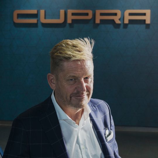 Der Seat-Vorstand für Vertrieb und Marketing, Wayne Griffiths, leitet mit sofortiger Wirkung die Geschicke der Performancemarke Cupra. Der Seat-Vorstand für Vertrieb und Marketing, Wayne Griffiths, leitet mit sofortiger Wirkung die Geschicke der Performancemarke Cupra.
