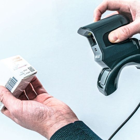 Mit den 2D-Barcode-Scannern lassen sich die verschlüsselten Daten aus dem Datamatrix-Code auslesen. Mit den 2D-Barcode-Scannern lassen sich die verschlüsselten Daten aus dem Datamatrix-Code auslesen.