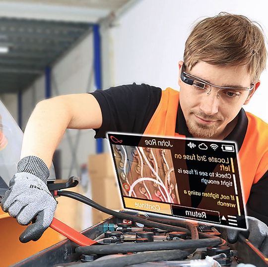 Die Datenbrille ermöglicht einen einheitlichen Prüfstandard und eine verlässliche Prüfung von Befestigungsschrauben. Die Datenbrille ermöglicht einen einheitlichen Prüfstandard und eine verlässliche Prüfung von Befestigungsschrauben.