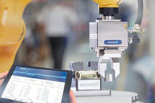 Smarte Greifer von Schunk vermessen, identifizieren und überwachen schon jetzt in Echtzeit gegriffene Bauteile und den laufenden Produktionsprozess.