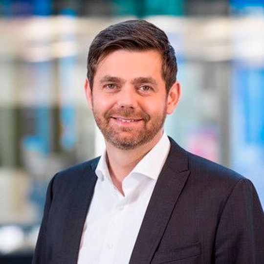 Christoph Heiming, übernimmt bei Oracle die Position des Senior Director Alliances & Channels Germany. Christoph Heiming, übernimmt bei Oracle die Position des Senior Director Alliances & Channels Germany.