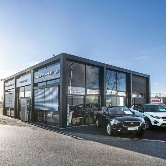 Der neue Jaguar- und Land-Rover-Betrieb in Hallstadt. Der neue Jaguar- und Land-Rover-Betrieb in Hallstadt.