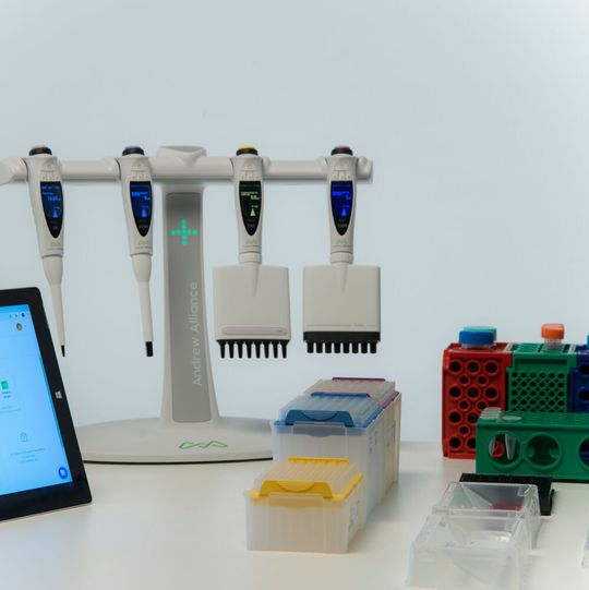 The Andrew Alliance Pipette+ system comprises several components that communicate with one another. The Andrew Alliance Pipette+ system comprises several components that communicate with one another.