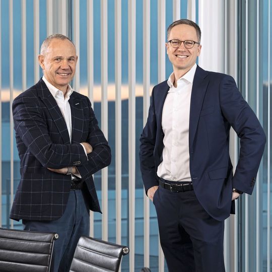 CFO Andreas Herzog (links) wird sein Amt an Mark Macus übergeben. CFO Andreas Herzog (links) wird sein Amt an Mark Macus übergeben.
