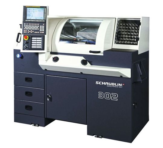 Drehen, Schleifen, Bohren, Fräsen und mehr gelingt mit 12 Werkzeugplätzen auf dieser Maschine mit dem Sauter-Revolverkopf: Die flexibel einsetzbare Drehmaschine des Typ „302“ von Schaublin zeigt in Kombination mit dem Runout Adjustment System (SRS), mit dem Schaublin-Spannzangen leicht, fehlerfrei und hochgenau eingestellt werden können, wie man im Mikrometerbereich erfolgreich komplexe Drehteile fertigen kann. Drehen, Schleifen, Bohren, Fräsen und mehr gelingt mit 12 Werkzeugplätzen auf dieser Maschine mit dem Sauter-Revolverkopf: Die flexibel einsetzbare Drehmaschine des Typ „302“ von Schaublin zeigt in Kombination mit dem Runout Adjustment System (SRS), mit dem Schaublin-Spannzangen leicht, fehlerfrei und hochgenau eingestellt werden können, wie man im Mikrometerbereich erfolgreich komplexe Drehteile fertigen kann.
