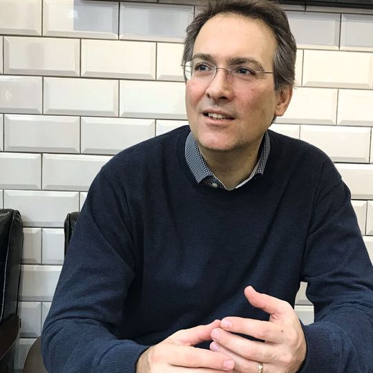 Abb. 1: Forscht gemeinsam mit seinem Team an der Gewebezüchtung in Biochips: Prof. Peter Ertl vom Institut für Angewandte Synthesechemie der Technischen Universität Wien Abb. 1: Forscht gemeinsam mit seinem Team an der Gewebezüchtung in Biochips: Prof. Peter Ertl vom Institut für Angewandte Synthesechemie der Technischen Universität Wien