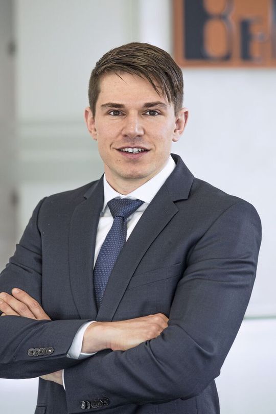 „Durch die Übertragung der von der Orange Box gesammelten Daten in die Cloud, werden Maschinenstillstände gesenkt, die Maschinenlaufzeit verlängert und der Output erhöht“, sagt René Blaschke, Product Manager Industrial IoT bei B&R.