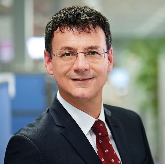 Ulrich Seibold, Channel-Verantwortlicher bei HPE, hält Künstliche Intelligenz in puncto Digitalisierung für eine Schlüsseltechnologie. Ulrich Seibold, Channel-Verantwortlicher bei HPE, hält Künstliche Intelligenz in puncto Digitalisierung für eine Schlüsseltechnologie.