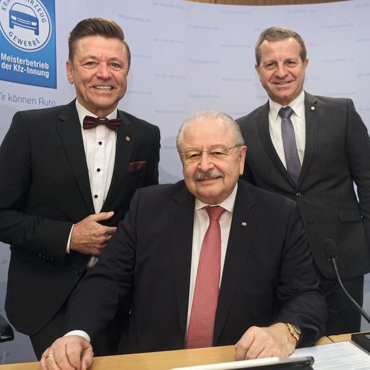 Bereit für eine weitere Amtszeit: Präsident Jürgen Karpinski (Mitte) und seine beiden Stellvertreter Wilhelm Hülsdonk (li.) und Thomas Peckruhn. Bereit für eine weitere Amtszeit: Präsident Jürgen Karpinski (Mitte) und seine beiden Stellvertreter Wilhelm Hülsdonk (li.) und Thomas Peckruhn.