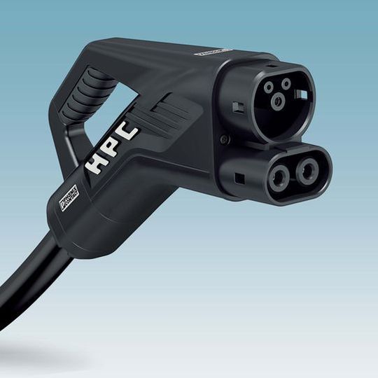 Bild 1: Der CSS-Stecker mit unveränderter Geometrie für die Hochleistungs-Schnellladestation an der Autobahn. Bild 1: Der CSS-Stecker mit unveränderter Geometrie für die Hochleistungs-Schnellladestation an der Autobahn.