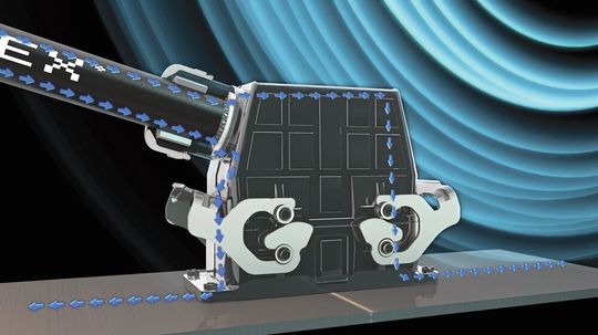 EMV-Probleme entschärfen: Steckverbinder wie der EPIC ULTRA mit großen metallischen Flächen und
durchgängigen elektrischen Verbindungen bieten eine gute Abschirmung. Durch die leitfähige Nickelschicht an der Steckverbinderoberfläche wirkt das Steckergehäuse wie ein Faradayscher Käfig. EMV-Probleme entschärfen: Steckverbinder wie der EPIC ULTRA mit großen metallischen Flächen und
durchgängigen elektrischen Verbindungen bieten eine gute Abschirmung. Durch die leitfähige Nickelschicht an der Steckverbinderoberfläche wirkt das Steckergehäuse wie ein Faradayscher Käfig.