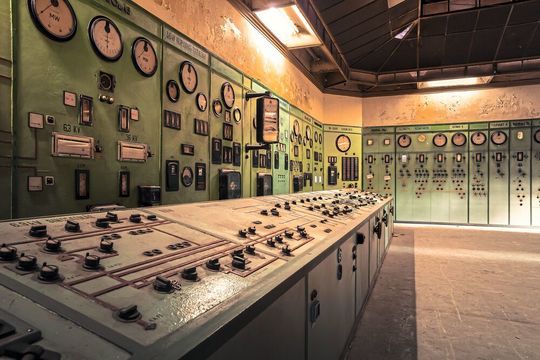 Prozesssteuerung: Kosten und Leistungsfähigkeit müssen sorgsam gegeneinander abgewägt werden. Hier helfen unipolare
Versorgungsspannungen als Ersatz für teure bipolare Stromversorgungen. Prozesssteuerung: Kosten und Leistungsfähigkeit müssen sorgsam gegeneinander abgewägt werden. Hier helfen unipolare
Versorgungsspannungen als Ersatz für teure bipolare Stromversorgungen.