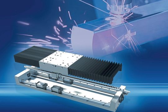 Im Geschäftsbereich Value Added Products (VAP) realisierte Rodriguez einen maßgeschneiderten Schienenführungstisch für eine Schweißanlage.