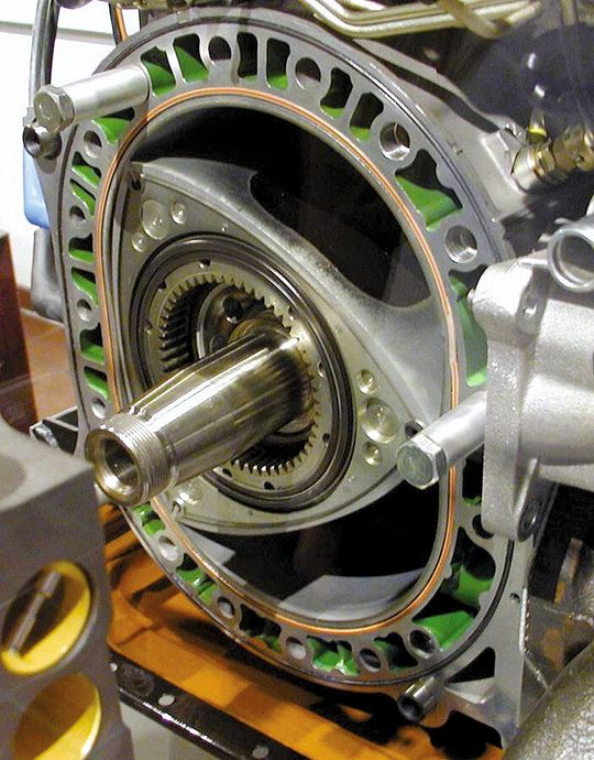 Ein Exemplar des Wankelmotors im Deutschen Museum. Ein Exemplar des Wankelmotors im Deutschen Museum.