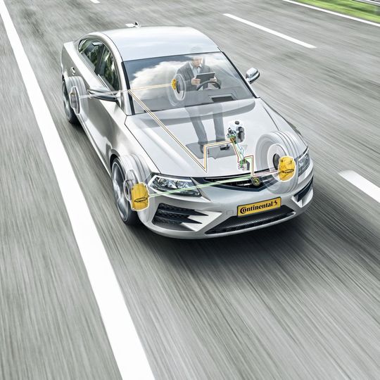 Die MK C1 für hochautomatisiertes Fahren verfügt, durch die Kombination mit der MK 100-basierten Hydraulic Brake Extension, über eine redundante Rückfallebene. Die MK C1 für hochautomatisiertes Fahren verfügt, durch die Kombination mit der MK 100-basierten Hydraulic Brake Extension, über eine redundante Rückfallebene.