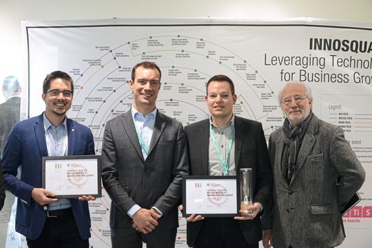 De g. à d. : Florian Telmont, CTO de la société Sy&Se nominé du ChallengeWatch Medtech, Alexandre Catton, directeur du salon EPHJ-EPMT-SMT, Lucien Steinmann, Vente & Qualité, Société Positive Coating, Lauréat du Challenge Watch Medtech et André Colard, co-fondateur du Salon EPHJ-EPMT-SMT. De g. à d. : Florian Telmont, CTO de la société Sy&Se nominé du ChallengeWatch Medtech, Alexandre Catton, directeur du salon EPHJ-EPMT-SMT, Lucien Steinmann, Vente & Qualité, Société Positive Coating, Lauréat du Challenge Watch Medtech et André Colard, co-fondateur du Salon EPHJ-EPMT-SMT.