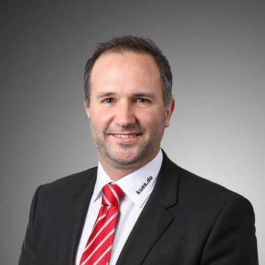 Peter Kerkrath leitet den Fachbereich Presse und PR bei der KÜS. Peter Kerkrath leitet den Fachbereich Presse und PR bei der KÜS.