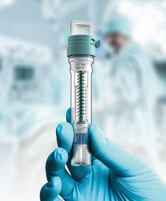 Die neue Verpackungslösung Tube In Tube schafft Sicherheit im Operationssaal. Denn Implantate oder auch Knochenschrauben lassen sich einfach entnehmen. Die neue Verpackungslösung Tube In Tube schafft Sicherheit im Operationssaal. Denn Implantate oder auch Knochenschrauben lassen sich einfach entnehmen.