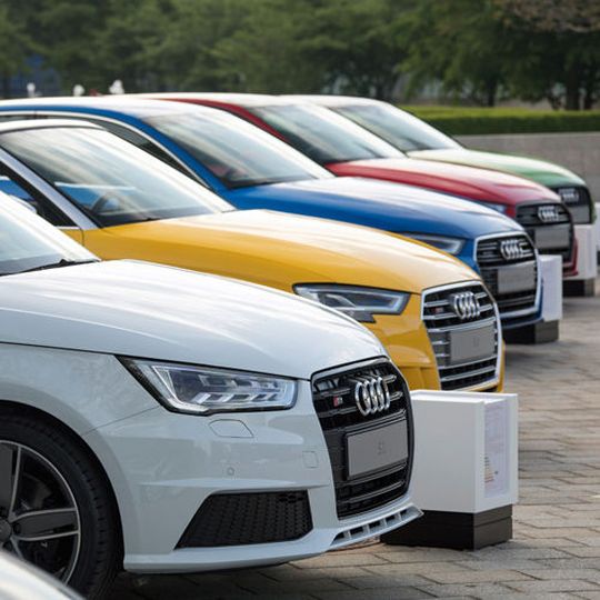 Erst im nächsten Monat rechnen wieder mehr Markenhändler mit Neuwagen-Umsätzen auf zumindest Vorjahresniveau. Erst im nächsten Monat rechnen wieder mehr Markenhändler mit Neuwagen-Umsätzen auf zumindest Vorjahresniveau.