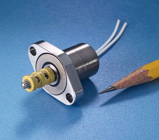 Die miniaturisierten 3-Wege-Hochdruckventile sind eine Weiterentwicklung der Magnetventile für die Flugzeugindustrie, die neue Standards bei der Reduzierung des Platzbedarfs, des Gewichts und des Energieverbrauchs gesetzt haben.