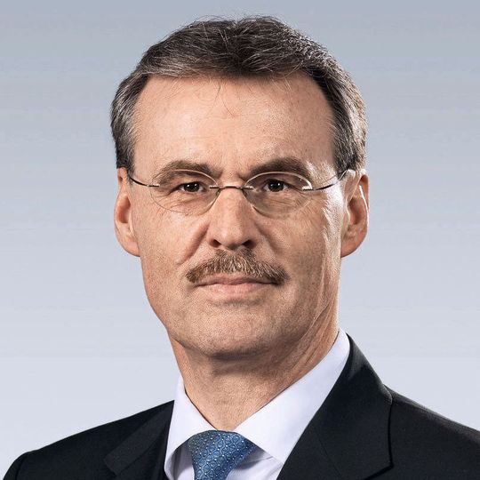 Dr. Bertram Hoffmann wird zum 1. April 2019 als neuer Vorstandsvorsitzender zur Wittenstein SE wechseln. Dr. Bertram Hoffmann wird zum 1. April 2019 als neuer Vorstandsvorsitzender zur Wittenstein SE wechseln.