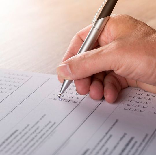 Das Nachhaltigkeitsverständnis der Chemie-Beschäftigten ist „grün”. Mit Nachhaltigkeit assoziieren 98 % der Befragten Umweltthemen. Das Nachhaltigkeitsverständnis der Chemie-Beschäftigten ist „grün”. Mit Nachhaltigkeit assoziieren 98 % der Befragten Umweltthemen.