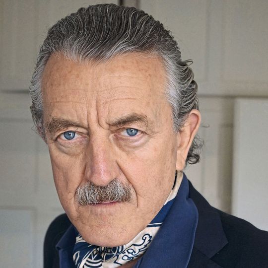 Seine neueste Leidenschaft ist die Schokolade. Zusammen mit der ZHAW (Zürcher Hochschule für Angewandte Wissenschaften) in Wädenswil hat Dieter Meier im Dezember 2017 ein neues Verfahren entwickelt, um Schokolade herzustellen. Seine neueste Leidenschaft ist die Schokolade. Zusammen mit der ZHAW (Zürcher Hochschule für Angewandte Wissenschaften) in Wädenswil hat Dieter Meier im Dezember 2017 ein neues Verfahren entwickelt, um Schokolade herzustellen.