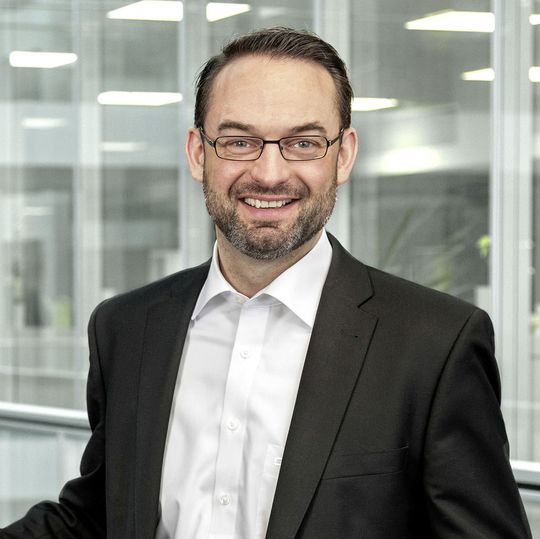 Christian Senger steigt bei Volkswagen weiter auf. Christian Senger steigt bei Volkswagen weiter auf.