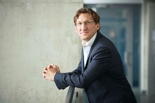 „Wir beraten systematisch, um Prozesse neu zu denken und Wissen bereitzustellen“, sagt Klaus Löckel Managing Director Eurocentral, Dassault Systèmes.