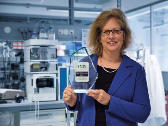 Alexandra Knauer freut sich über die Auszeichnung „Leading Employers Deutschland 2019“. Alexandra Knauer freut sich über die Auszeichnung „Leading Employers Deutschland 2019“.