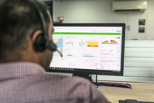 Die Cloud-Architektur bietet eine sichere Echtzeitüberwachung aller wichtigen Infrastrukturkomponenten und liefert detaillierte Geräte- und Statusinformationen. Die Cloud-Architektur bietet eine sichere Echtzeitüberwachung aller wichtigen Infrastrukturkomponenten und liefert detaillierte Geräte- und Statusinformationen.